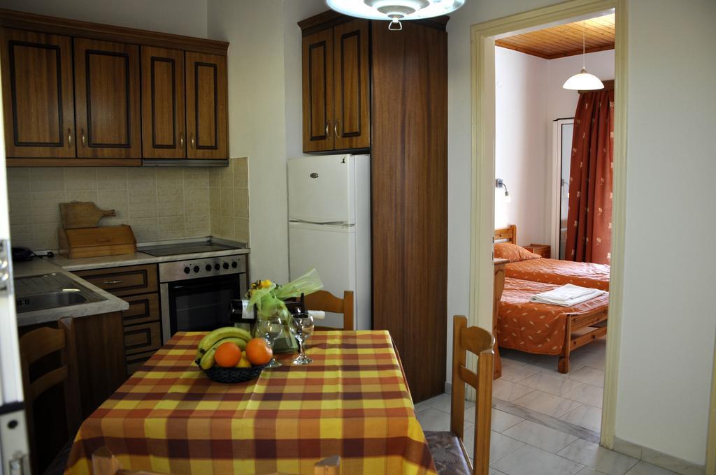 Stella'S Apartments Agios Gordios  Quarto foto